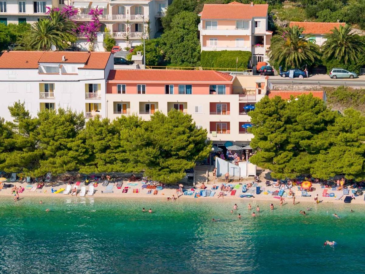 Apartments Promenada - Beachfront Tucepi Exterior photo