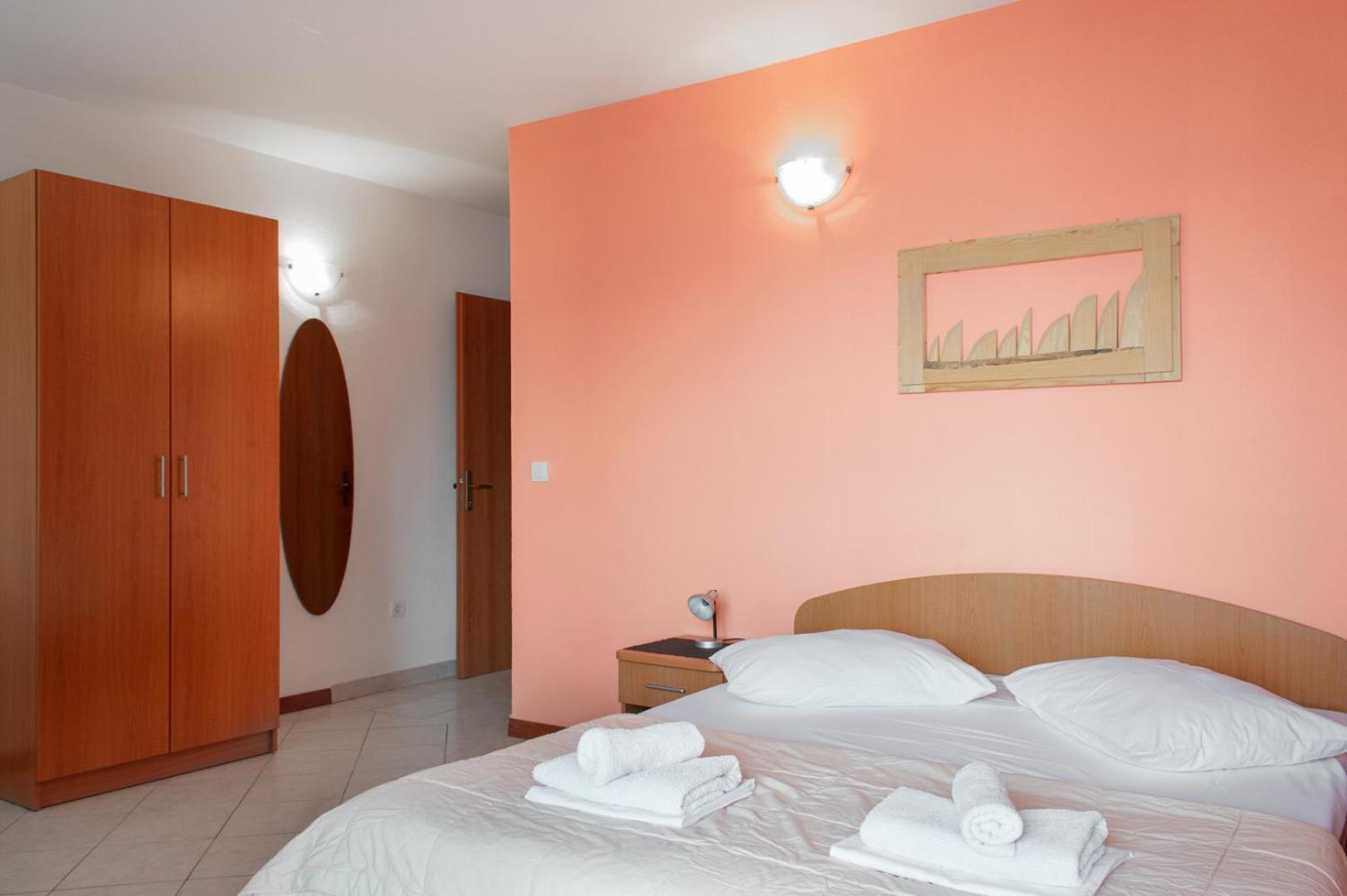 Apartments Promenada - Beachfront Tucepi Room photo
